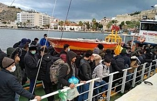 200’ün üzerinde göçmeni taşıyan gemi yakalandı
