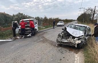 Burhaniye’de trafik kazası: 4 yaralı