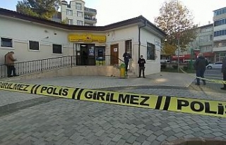 Bursa’da maskeli ve silahlı şahıslar PTT’yi...