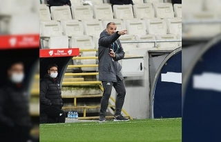 Bursaspor Teknik Direktörü Mustafa Er, geçen sezonun...