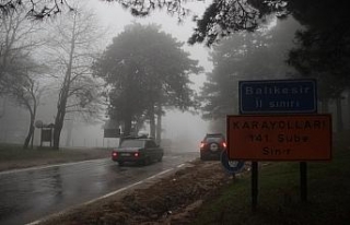 Kazdağları’ nda sis trafiği olumsuz etkiliyor