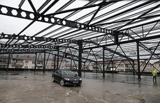 Bursa’da katlı otoparkın çatısı spor salonu...