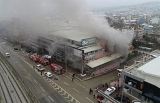 Bursa’da mobilya fabrikasındaki yangın drone ile...
