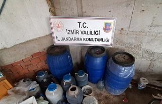 İzmir’de jandarma 600 litre kaçak şarap ele geçirdi