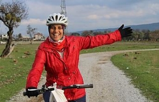 49 yaşındaki kadın kanseri bisiklet sevgisiyle...