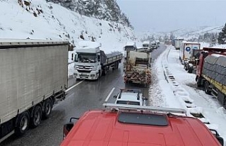 Balıkesir-Bursa karayolu çift taraflı trafiğe...