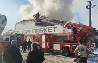 Bursa’da sanayi sitesinde korkutan yangın, 9 kişi...