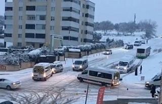Bursa’da yollar buz pistine döndü, kazalar peşpeşe...