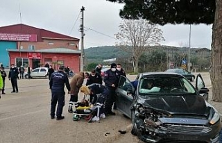 Erdek’te trafik kazası: 2 yaralı