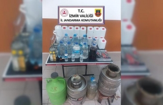 İzmir’de kaçak içki operasyonu: 4 gözaltı