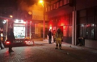 İzmir’de marangoz atölyesinde korkutan yangın