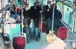 Otobüste saldırıya uğrayan tesettürlü kadının...