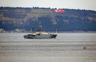 Rus savaş gemisi ’Priazovye’, Çanakkale Boğazı’ndan...