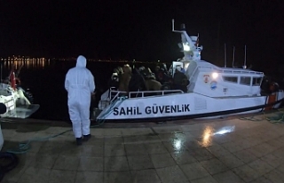 Türk karasularına itilen 38 düzensiz göçmen kurtarıldı
