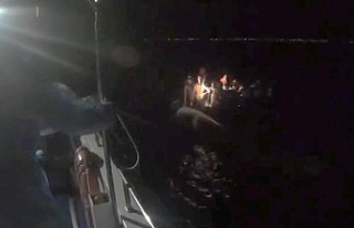 Lastik botla kaçan sığınmacıları Sahil Güvenlik...
