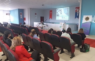 Susurluk Anadolu Lisesinde 50 anne ve anne adayına seminer...