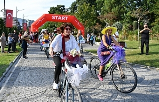 ‘Süslü Kadınlar Bisiklet Turu’