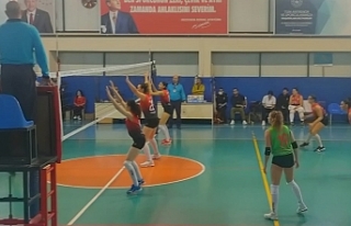 Ayvalıklı kızlar Havran Belediyespor’u 3-1 mağlup...