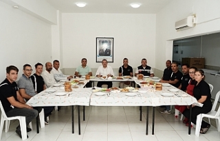 Başkan Mesut Ergin Aşevi Çalışanlarıyla Kahvaltıda...