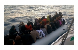 Ayvalık’ta 51 göçmen kurtarıldı