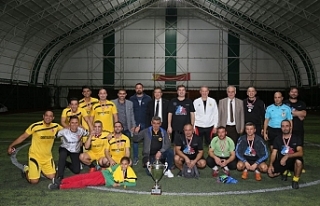 Cumhuriyet Kupasını 'Edremit Belediye Gücü'...