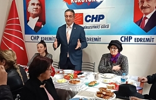 CHP Edremit İlçe Başkanı Deniz Onur Özcan, kahvaltıda...