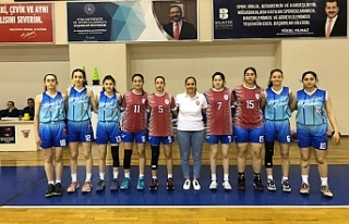 Burhaniye’de Basketbol Okul Sporları Genç Kız...