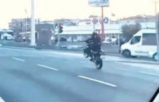 Balıkesir'de Tehlikeli Motosiklet Sürücüsü...