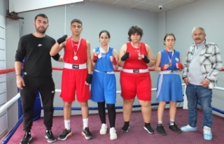 Burhaniye’ de kadın boksörler Türkiye Şampiyonasına...