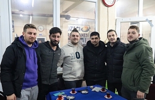 Ahmet Akın: Balıkesirli Gençler Oynadıkları Oyunu...