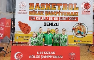 Ayvalıklı üç genç kız İzmir basketboluna damga...