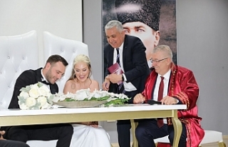 Edremit Belediye Başkanı Mehmet Ertaş, ilk nikahı...