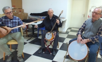Burhaniye’deki Emekliler Korosu Konserlere Hazırlanıyor