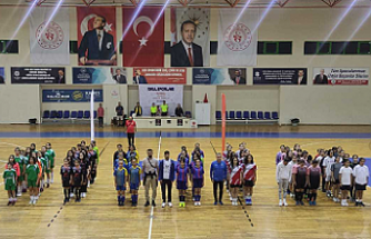 Burhaniye de Okul Sporları Yarı Finali Başladı