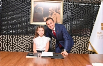 Atatürk’ün çocukları, Başkanlık makamına oturdu