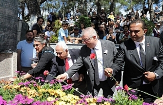 Halk Ozanı Ali Ekber Çiçek kabri başında anıldı
