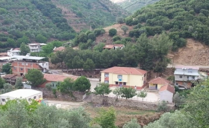 İzmir’de vaka artışı sebebiyle köy okulunda eğitime ara verildi