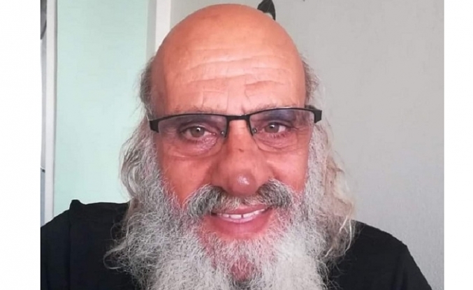 Ses sanatçısı ve yazar Onur Akay, Yeşilçam’ın emektar oyuncularından 66 yaşındaki Ali Güney’in hayatını kaybettiğini duyurdu.