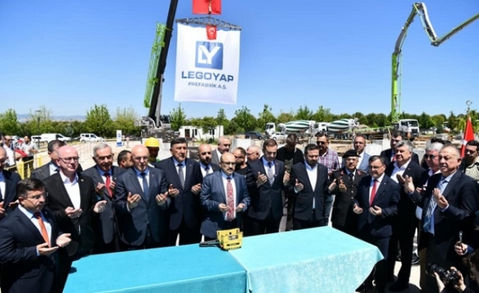 Balıkesir Üniversitesi Ek Hizmet binasının temel atma törenine katıldı