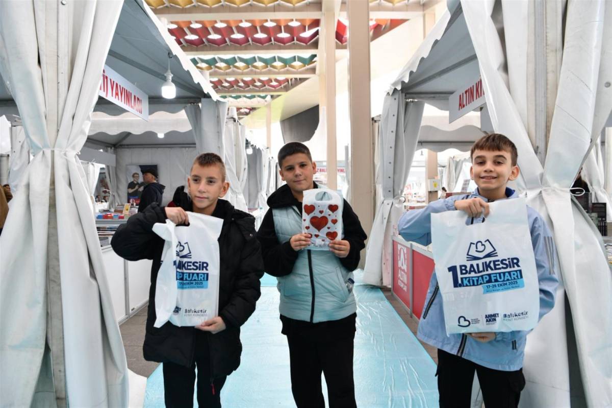 1.Balıkesir Kitap Fuarı coşkuyla açıldı