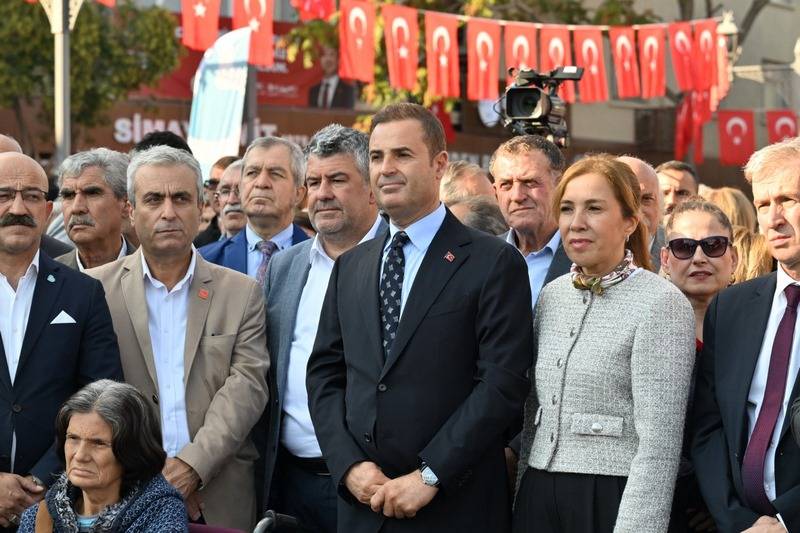 Balıkesir'de Cumhuriyet Meydanı 2.etabı açıldı.
