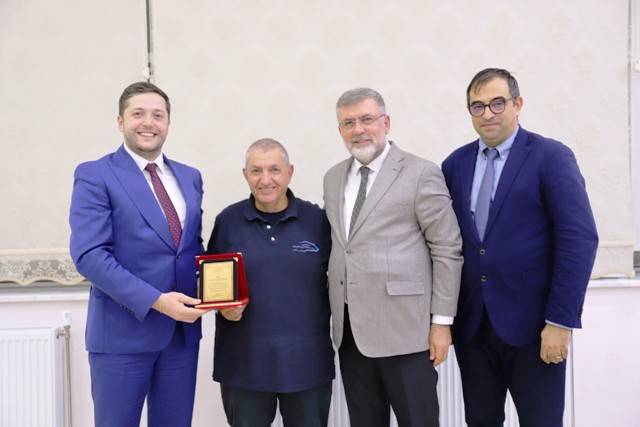 İl Sağlık Müdürü Dr. Miraç Çavdar, Kepsut’ta Görev Yapan Hekimlerle Bir Araya Geldi