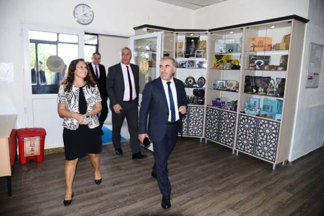 İl Millî Eğitim Müdürü  Murat Demir Özel Eğitim Uygulama Okulunu ziyaret etti.