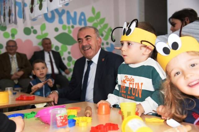 Müdürümüzden Minik Öğrencilere Ziyaret