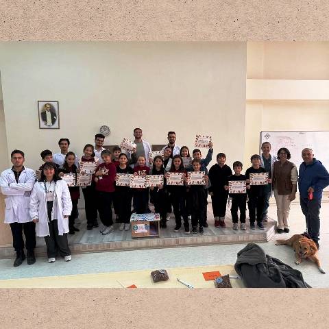 Hayvan Dostu Gençlerden, “Dünya Hayvanları Koruma Günü”nde Veteriner Fakültesine Ziyaret