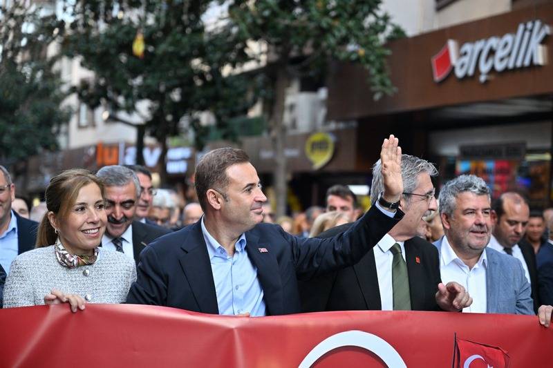 Büyükşehirden Dünya Balıkesirliler Günü’nde muhteşem kortej