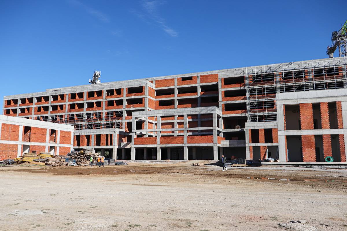 Mustafa Canbey: “Edremit Devlet Hastanesi, Körfez Bölgemizin Sağlık Üssü Olacak”