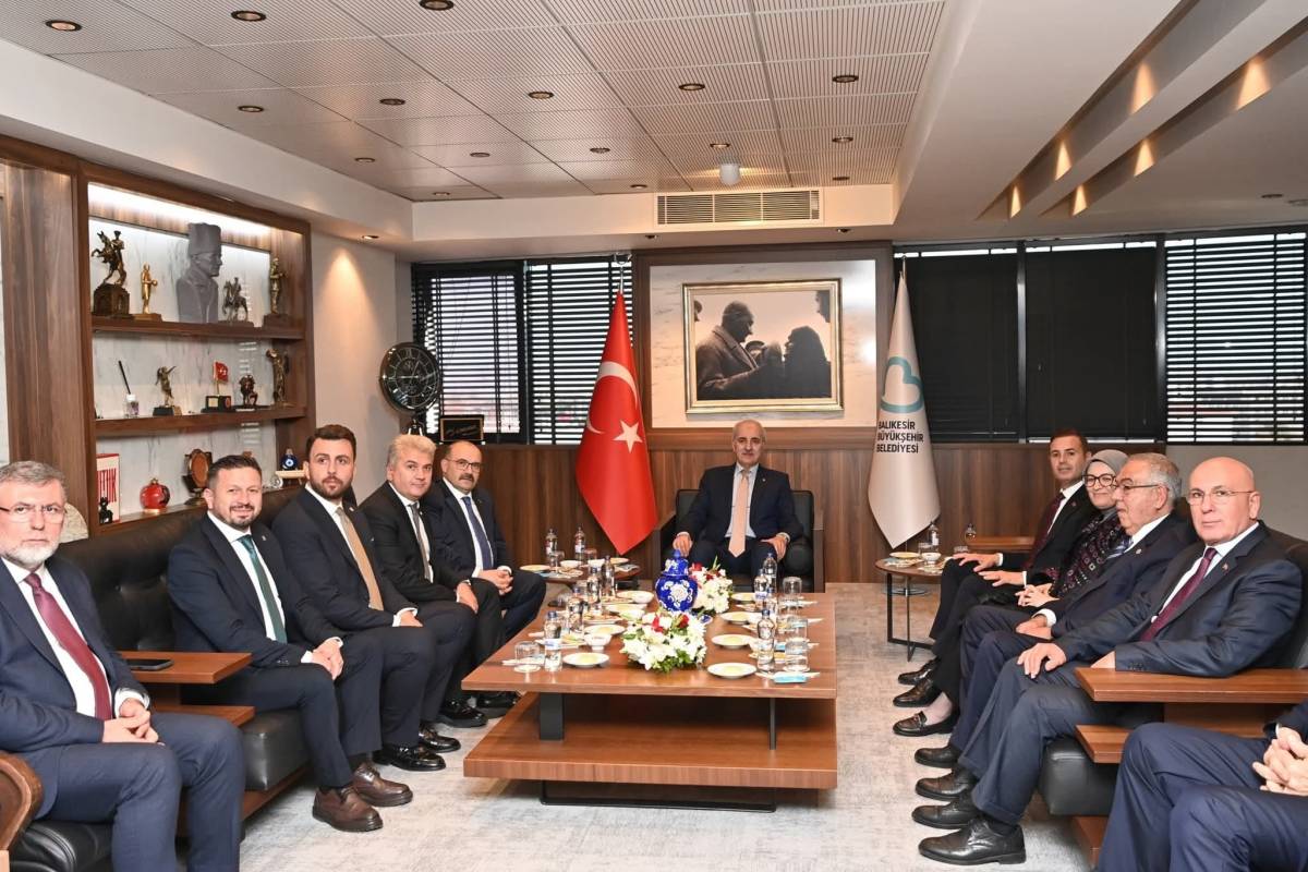 Başkan Akın, TBMM Başkanı Kurtulmuş’u belediyede ağırladı
