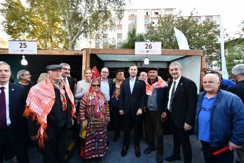Balıkesir'de Cumhuriyet Meydanı 2.etabı açıldı.