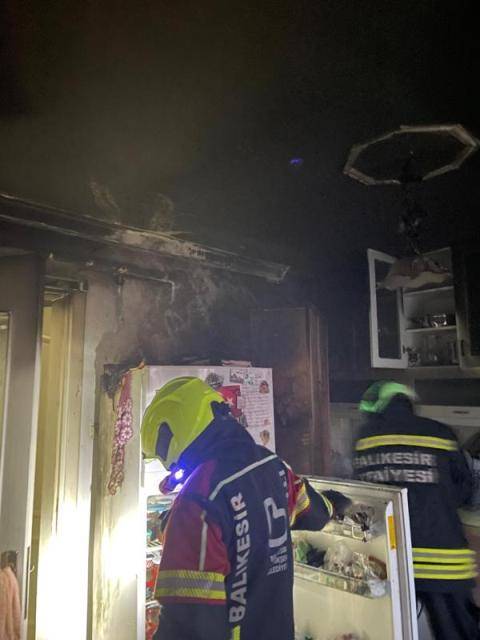 İvrindi'de Buzdolabından çıkan yangın korku dolu anlar yaşattı